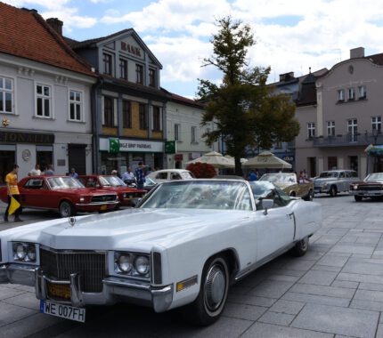 Legendarne zabytkowe samochody odwiedziły Wadowice