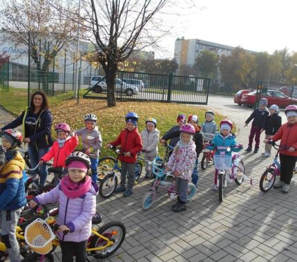 Przedszkolaki stawiają na rower!