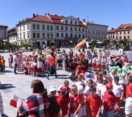 Barwna Parada na ulicach Wadowic