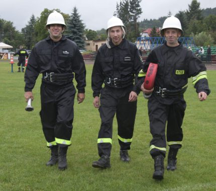 Zmagania strażaków w Gminnych Zawodach Sportowo Pożarniczych