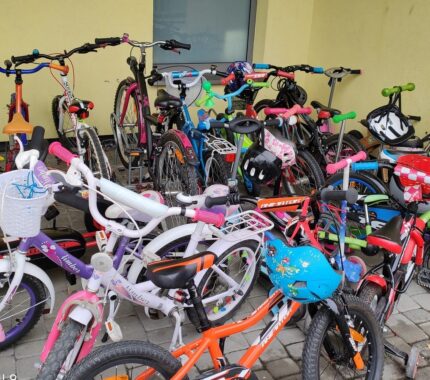 Przedszkolaki świętują Dzień Roweru
