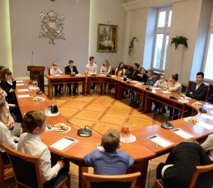 Młodzi radni zainaugurowali II kadencję Młodzieżowej Rady Miejskiej w Wadowicach