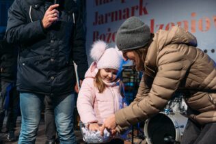 Laureaci w konkursie plastycznym „Wadowice miasto rodzinne Karola Wojtyły oczami dziecka”