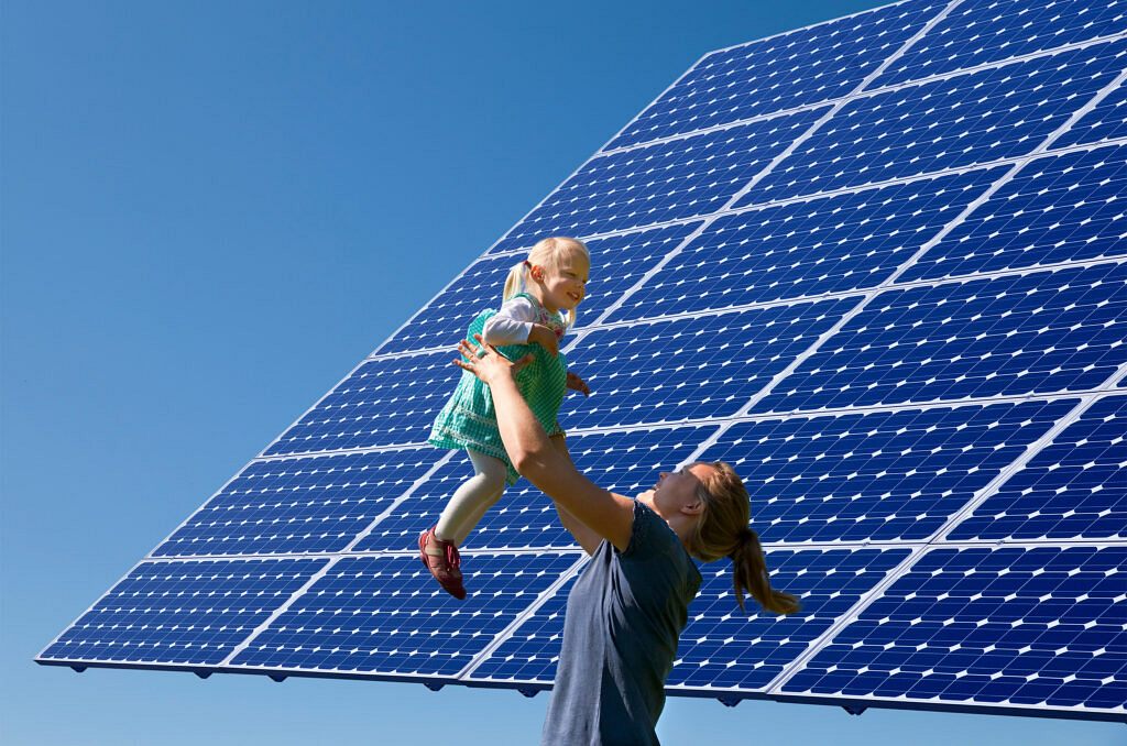panel solarny mama dziecko radosc 1024x678 - Mieszkańcu, weź dotację na montaż instalacji fotowoltaicznej!